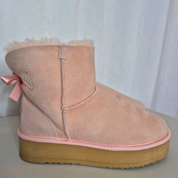 UGG Australian Pink Merino Sheepskin Platform Mini Boots with Silk Bow - Size 9 - Picture 2 of 16
